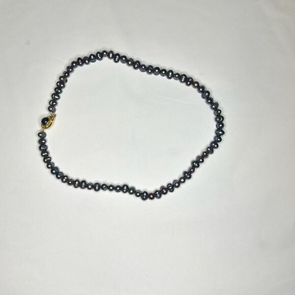 Iridescent Navy Pearl Necklace - Picture 4 of 6